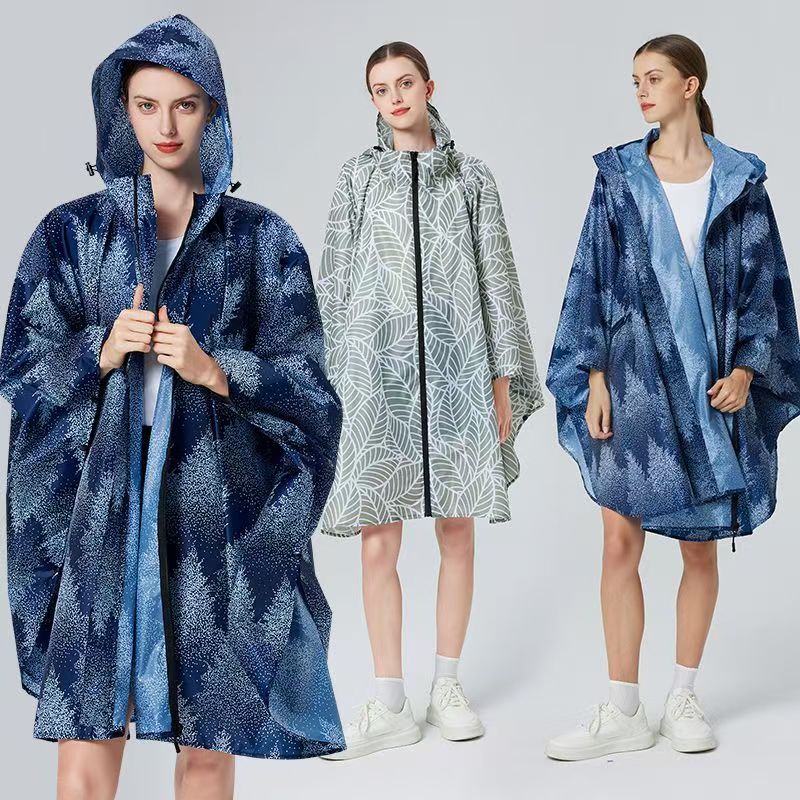 เสื้อกันฝนลายดอกไม้หลากสีสำหรั - Camping Rain Poncho บทวิจารณ์และราคา
